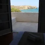 Akrotiri Villa *