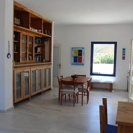 Akrotiri Villa Engares