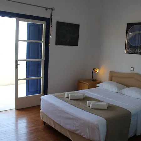 Akrotiri Villa *