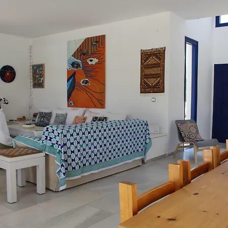 Akrotiri Villa
