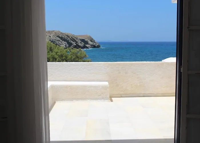 Akrotiri Villa Engares