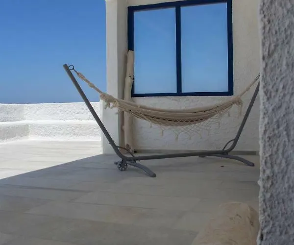 Akrotiri Villa Engaraí